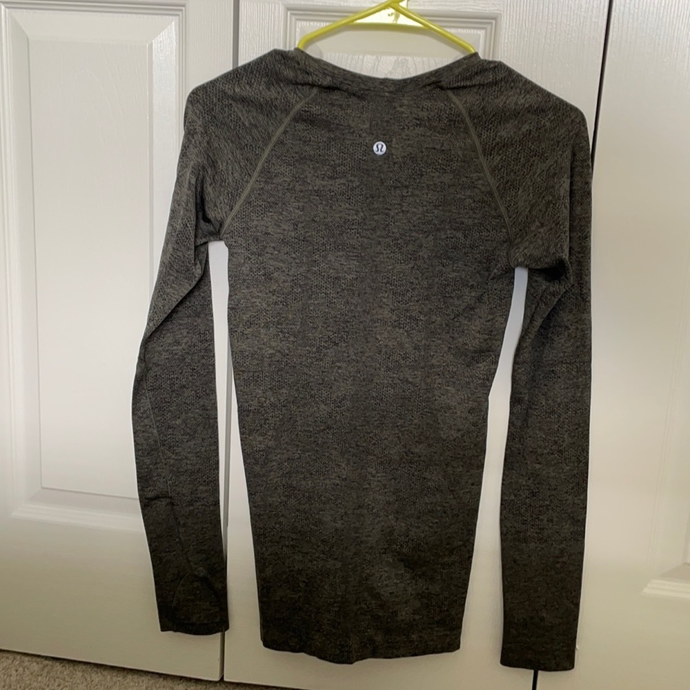 Swiftly Tech Long-Sleeve